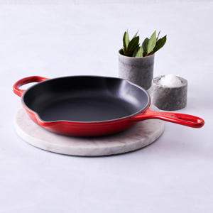 Le Creuset Signature Cerise Cast Iron Skillet with Metal Handle 23cm